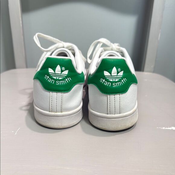Men’s Adidas Stan Smith Endorsed White and Green Leather Sneakers - Picture 6 of 12